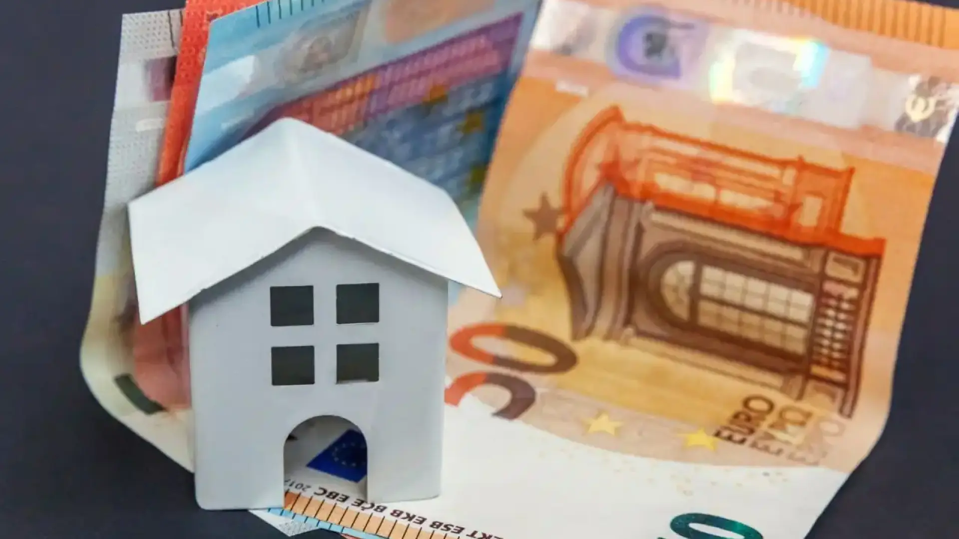 Заради еврото: Пазарът на жилища замръзна Видео