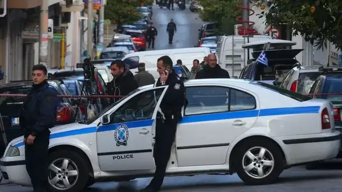 Нашенка потъна вдън земя в Гърция, мистерия обви случилото се