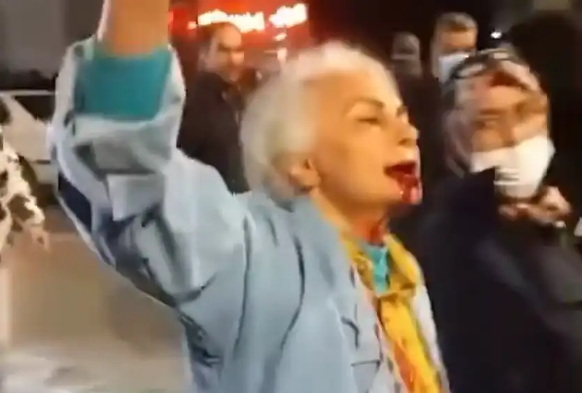 "Мъртва съм от 47 години": Тя е символът на бунта в Иран Видео