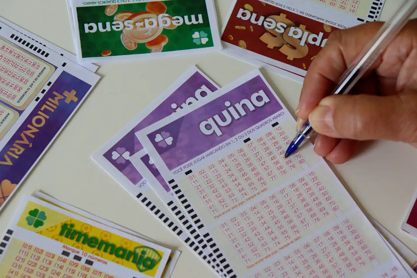 Сайт доказва: По-вероятно е да имате четиризнаци, отколкото джакпот