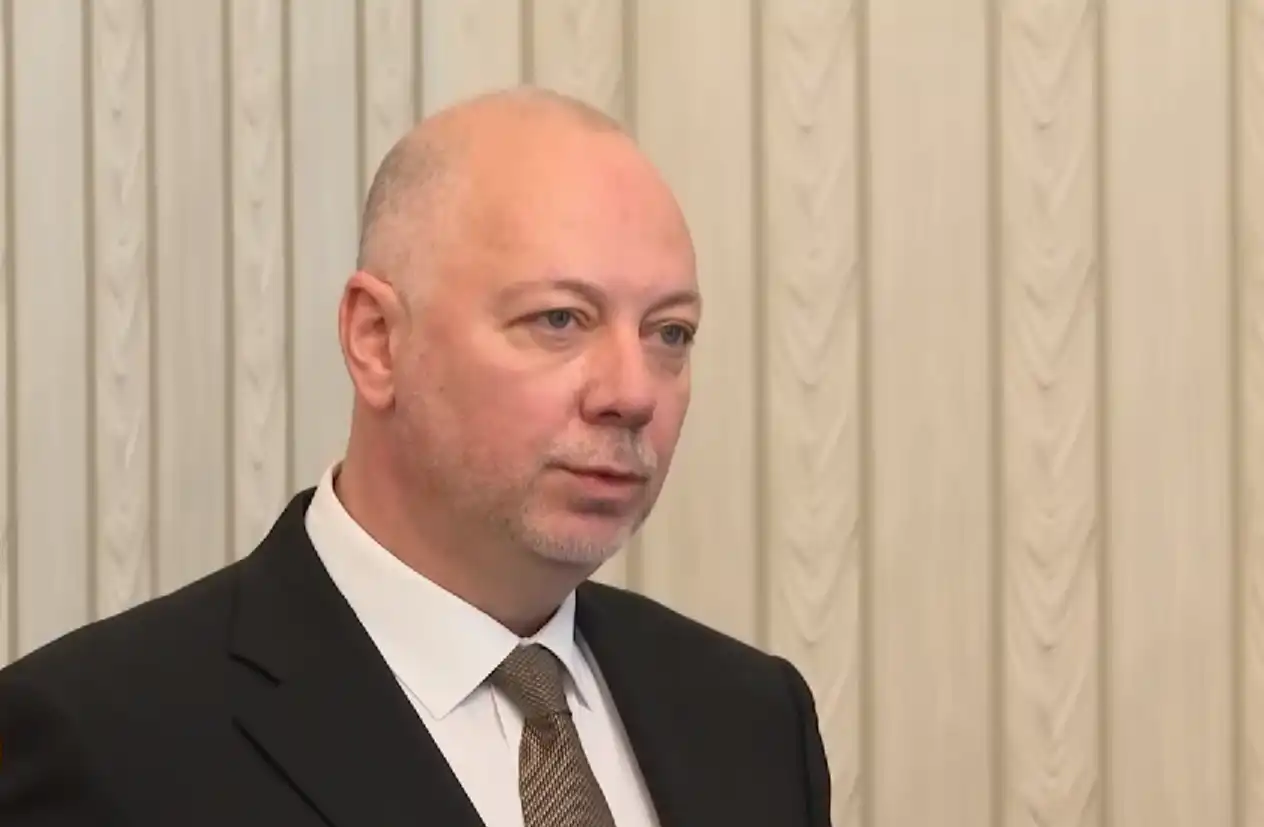 Желязков е в Брюксел, ще участва във важно заседание