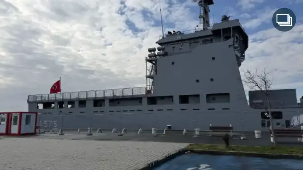 Кораби на турските военноморски сили акостираха в Бургас Снимки