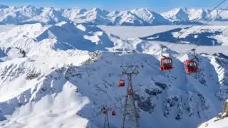 Смъртоносна лавина взе жертва във Френските Алпи: Скиор е затрупан под 2,5 м сняг