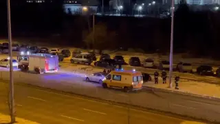 Кола по таван на столичен булевард линейка и полиция са на мястото Видео