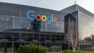 Alphabet влиза в клуба на 4 трилиона долара след стратегически пробив с Apple