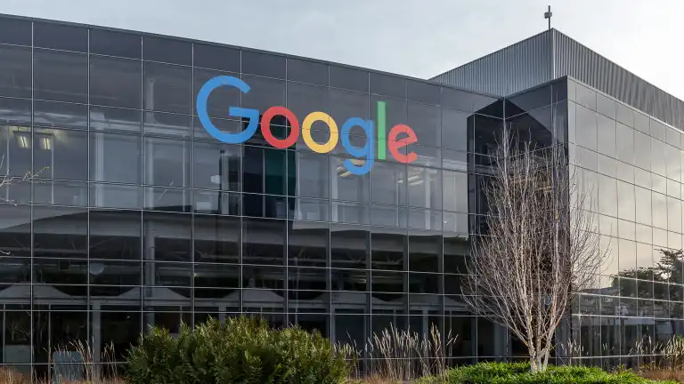 Alphabet влиза в клуба на 4 трилиона долара след стратегически пробив с Apple