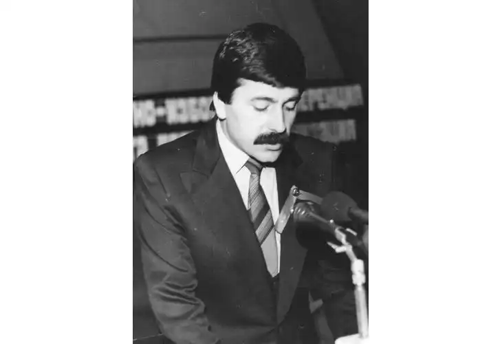 Мирчев-старши бил хардлайнер-възродител, настоявал за ожесточаване на т.н. "възродителен процес", гонел заради турски език и шалвари Документи