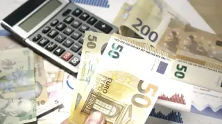 НАП каза ясно: Как ще декларираме и плащаме данъците в евро