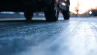 Ледени дъждове парализират транспорта в Европа