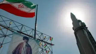 Започва се?! Иран предупреди съседите: Удряме до часове