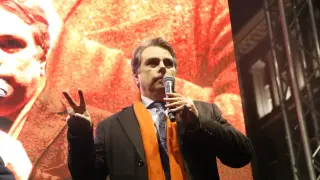 В Мрежата: Истинската причина Асен Василев да организира протеста