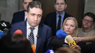 „Да, България“ пренареди листите на ПП-ДБ