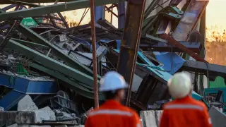 Черна серия: Кран премаза коли ден след трагедията с 32 трупа, има нови жертви Снимки