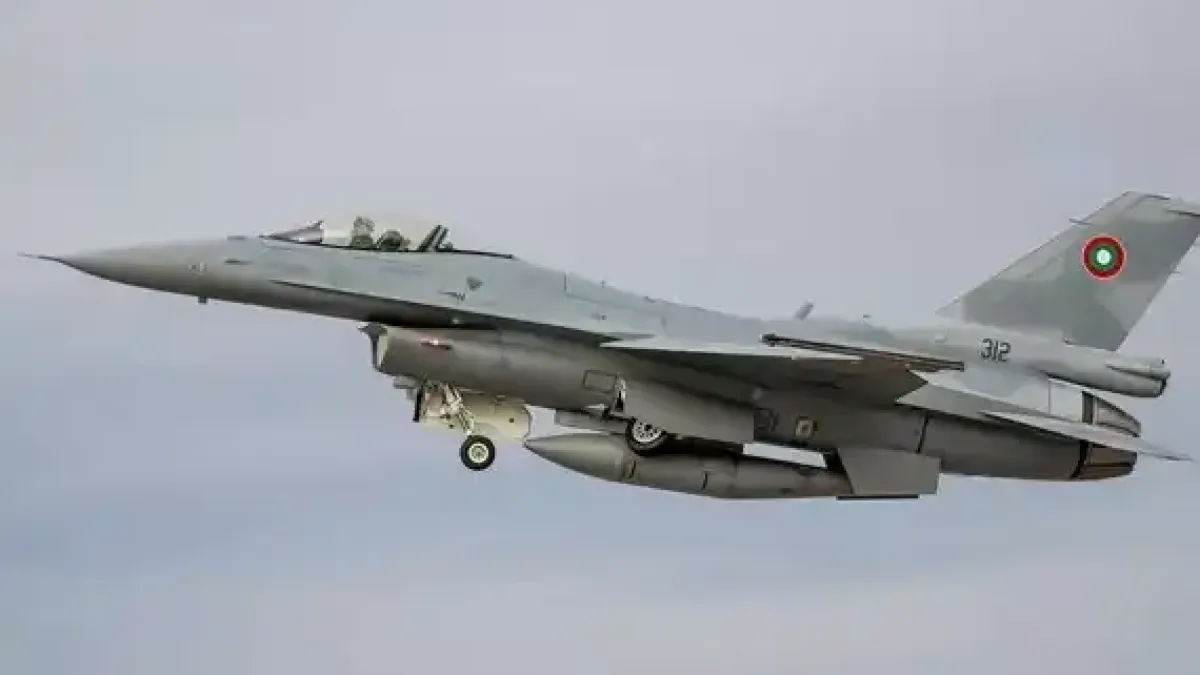 F-16 полетя!