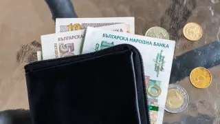 Ще удължат ли срока за лева: БНБ обяви - вече изтеглиха 58%
