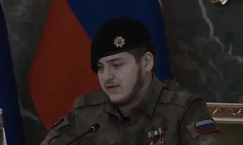 След новината за мелето: Рамзан Кадиров показа сина си Адам
