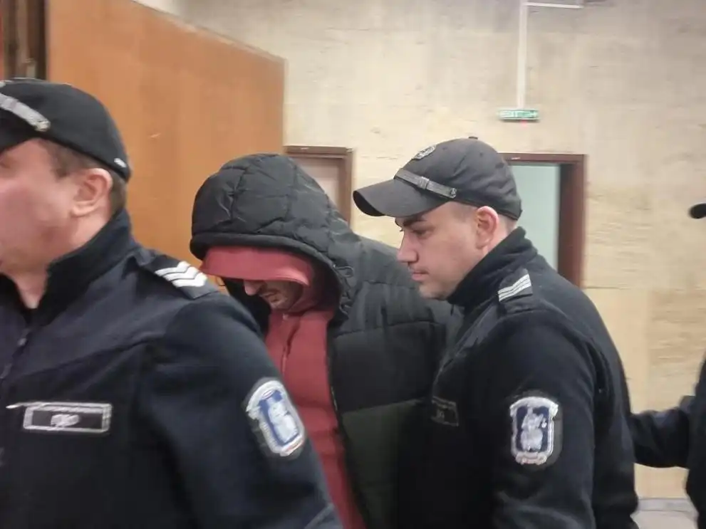 Решиха съдбата на апаша, издърпал чанта с 25 хил. евро от ръцете на баба Елена
