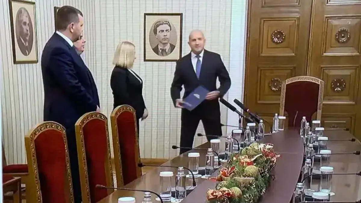 Евгений Михайлов изригна: Рекетът на коалицията "ППДБ-Радев-Доган" няма да спре