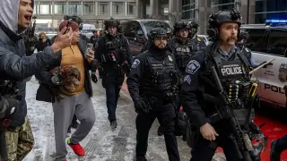 Пентагонът подготвя 1500 войници за разполагане в Минесота