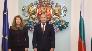 Какво следва, ако Румен Радев подаде оставка