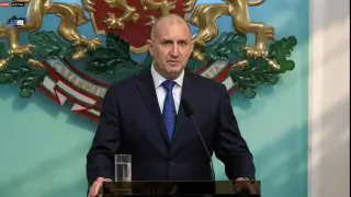Виден седесар: Радев обяви война