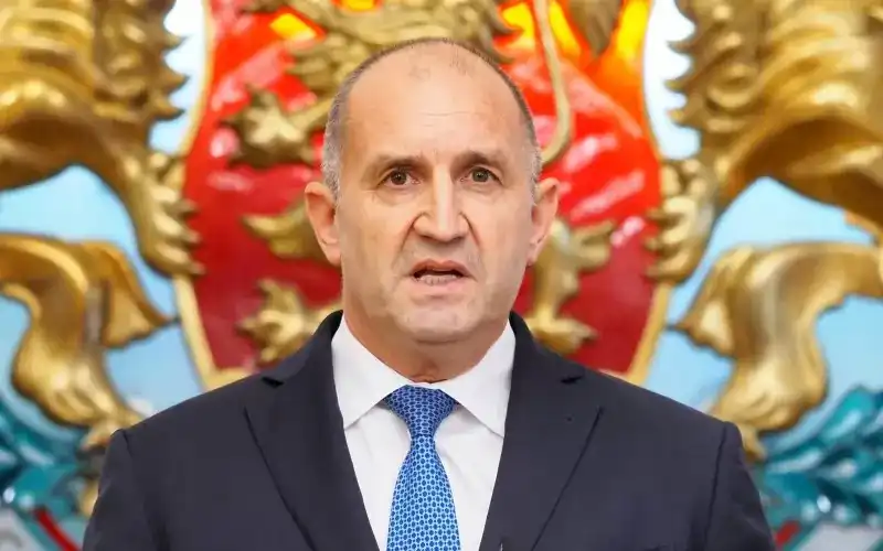 Фейсбук избухна за оставката на Радев: "Тошко 2 падна! Марш в Боташ!" Идва диктатура!