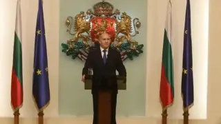 Безпрецедентен ход: Румен Радев подава оставка и влиза в битката за властта