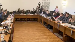 Ново извънредно заседание в парламента, чакат се остри спорове