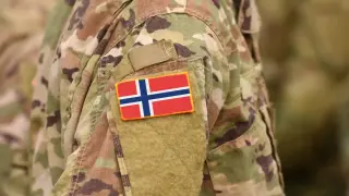 Норвегия се готви за най-лошото: Армията вече реквизира домове и коли на граждани на хартия
