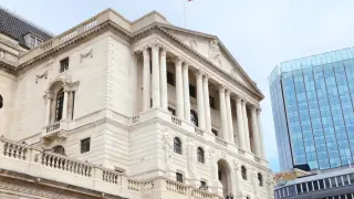 Bank of England предупреди: Извънземни могат да сринат пазарите