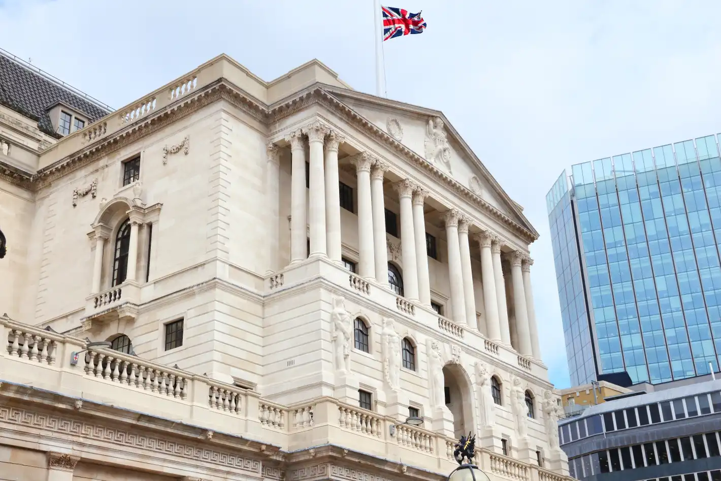 Bank of England предупреди: Извънземни могат да сринат пазарите