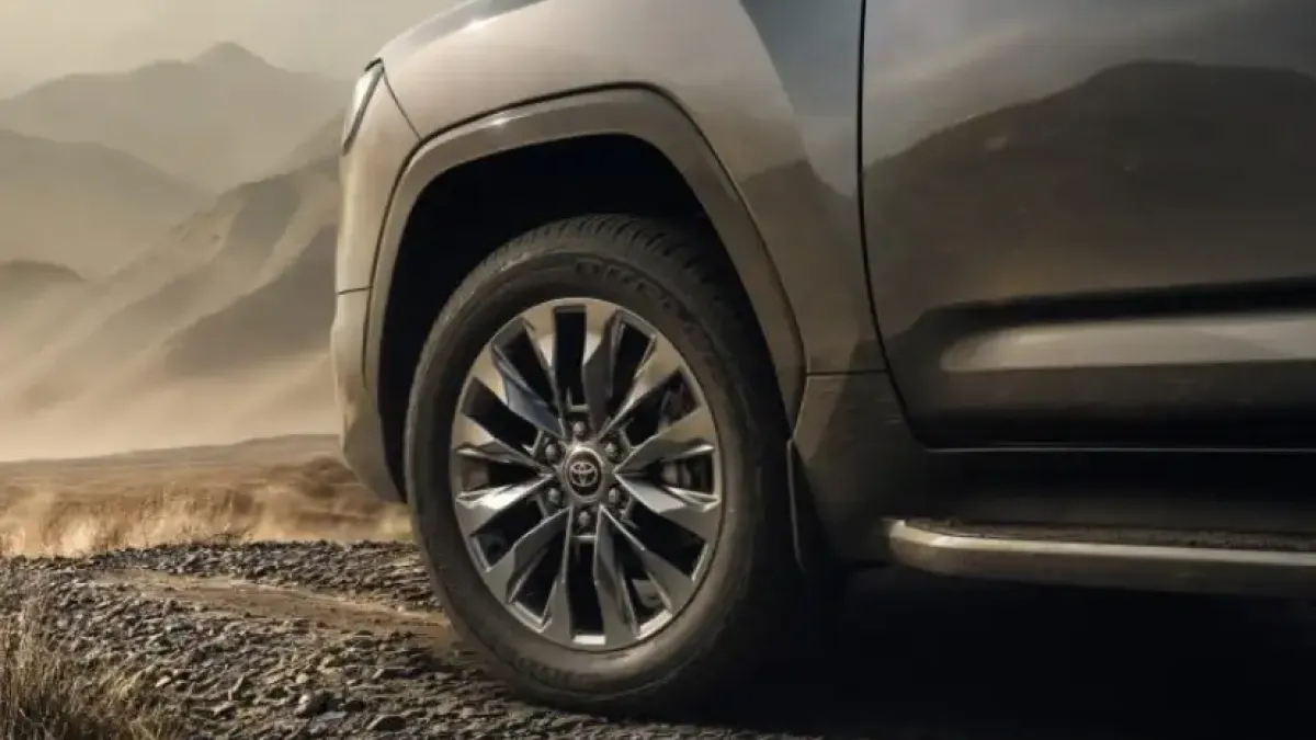 Най-мощният Toyota Land Cruiser в историята се появява на европейския пазар Снимки