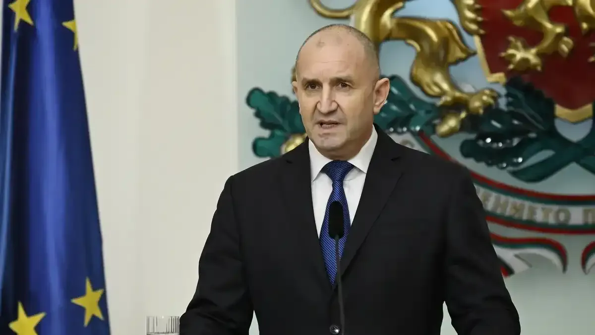 Близнашки: Радев заплашва демокрацията в България!