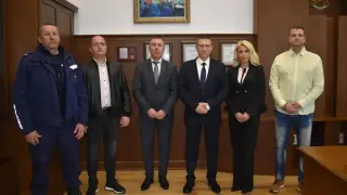 Сарафов награди трима служители на МВР за проявен висок професионализъм при разкриване на въоръжения грабеж край Ихтиман