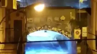 Цунами удари Сицилия, хората бягат за живота си Снимки