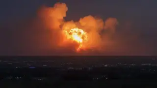 Дронове атакуваха морско пристанище в Русия: терминали горят, има жертви