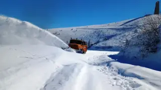 Снегът затвори Троянския проход