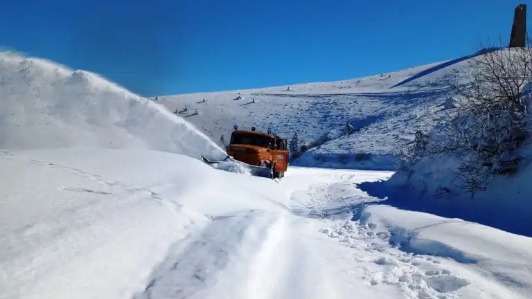 Снегът затвори Троянския проход