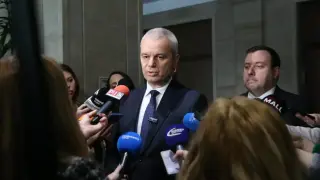Костадинов зове за оставки: Радев и Йотова са проверили всички един по един!