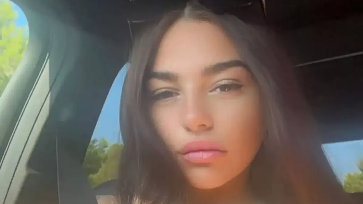 Секс модел на OnlyFans уби човек в катастрофа с BMW-то си Снимки 18+