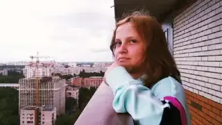 Осъдиха ученичка на 4 г. затвор заради плакати с руски бойци за Украйна Снимки