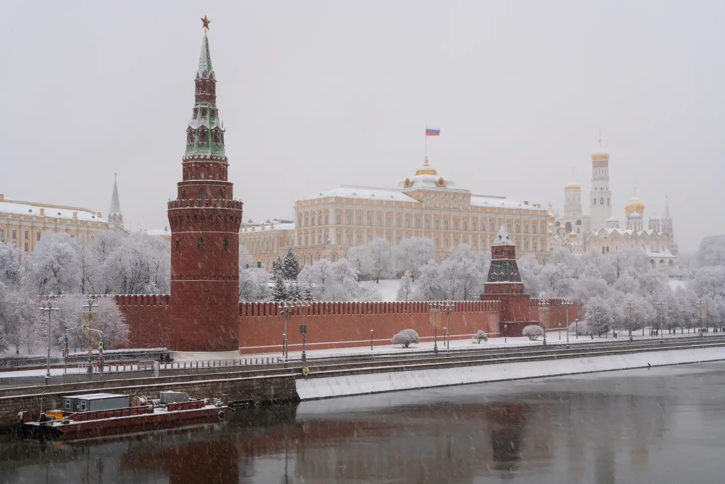 Защо Украйна все още не е причинила блекaут в Москва?