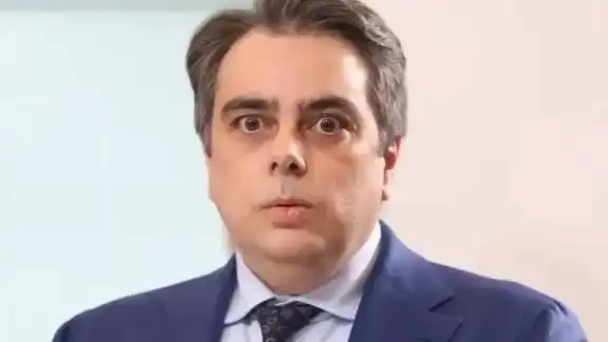 Константин Мишев осмя дучето Асен Василев и ококореното му око