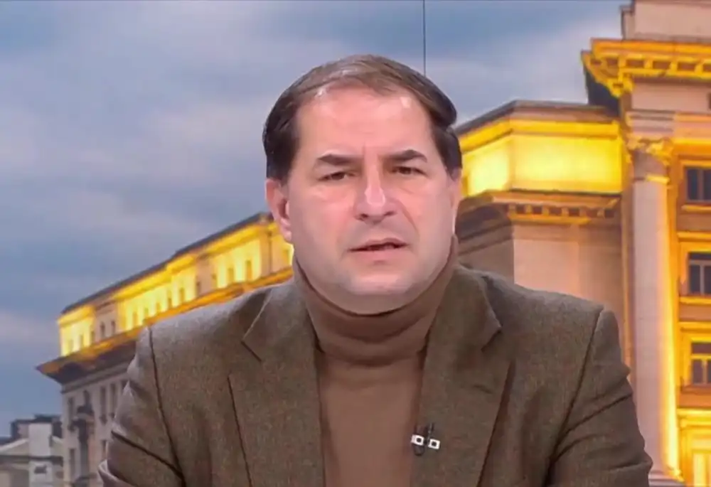 „Не отговаря на истината“: Доц. Борислав Цеков разобличи версията на Румен Радев
