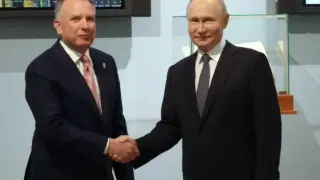 Путин започна срещата с пратениците на Тръмп в Москва
