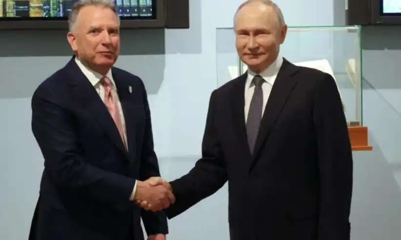 Путин започна срещата с пратениците на Тръмп в Москва