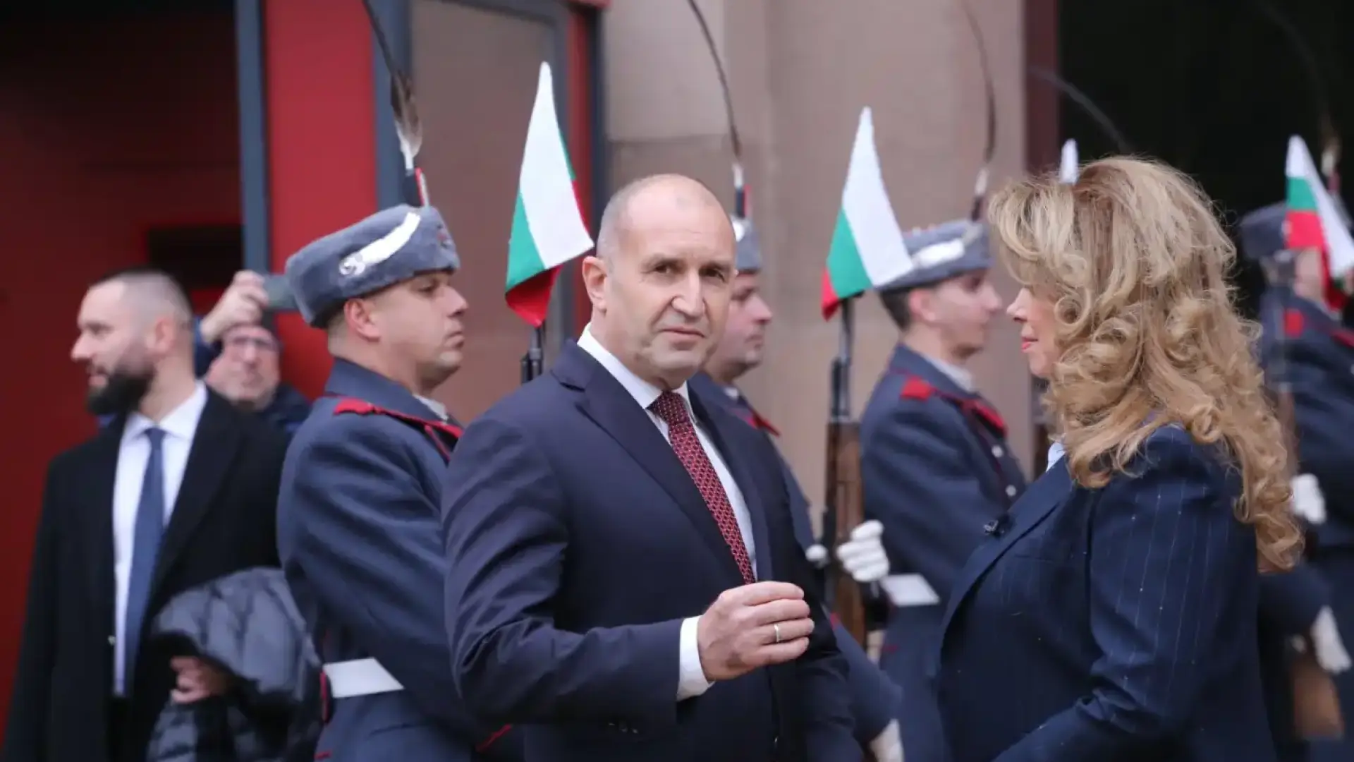 Радев вече не е президент: Знаков ход във Фейсбук