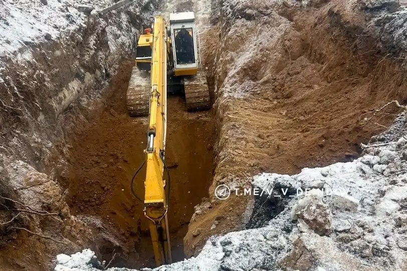 За щастие на местните жители, бомбата не е детонирала, но е пробила дупка в земята с дълбочина около 20 метра.
