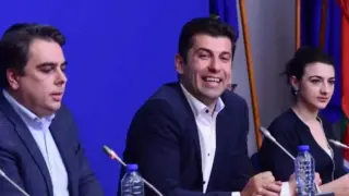 Мистерия с Кирил Петков заради Лена Бориславова и Асен Василев