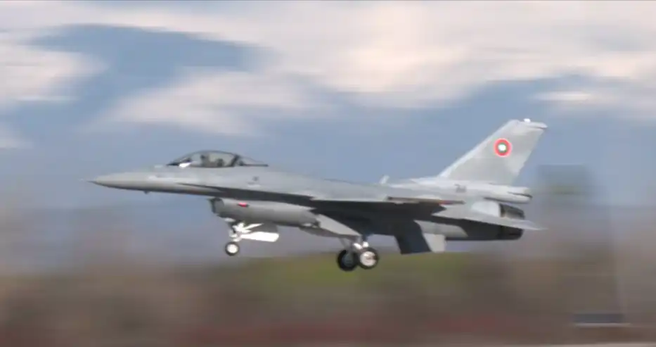 Стартираха първите активни полети с F-16